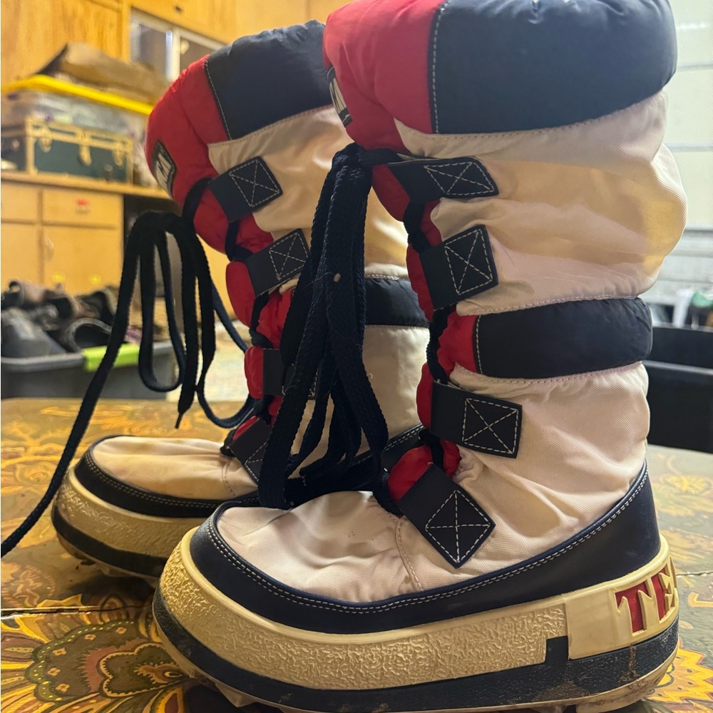Tecnica Moon Boots – Red/White/Blue – Size 8 – Made in Italy
